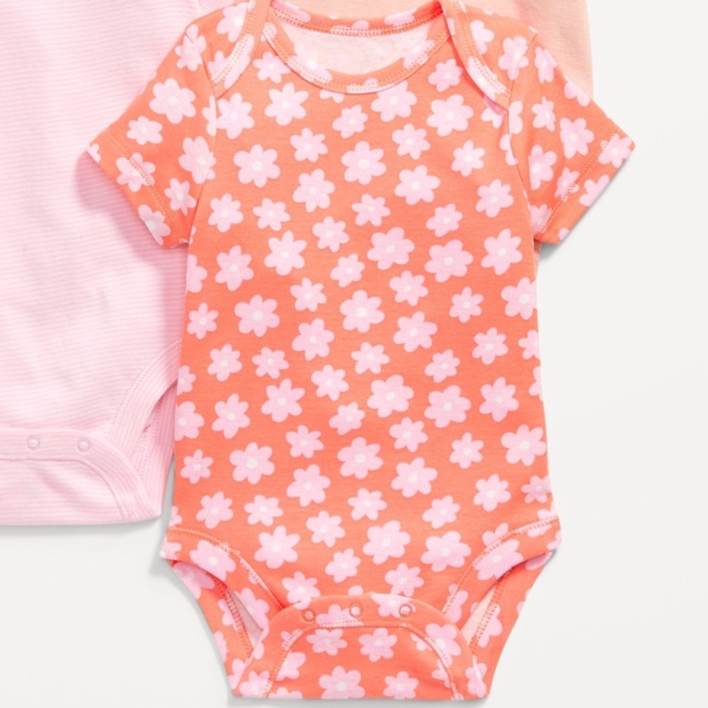 NWT Old Navy Pink Floral Printed Bodysuit 🌸